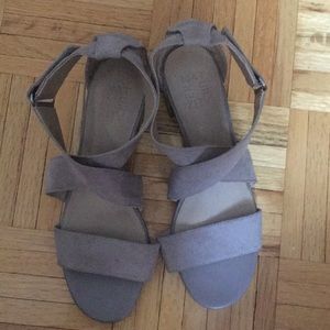 Women’s sandals